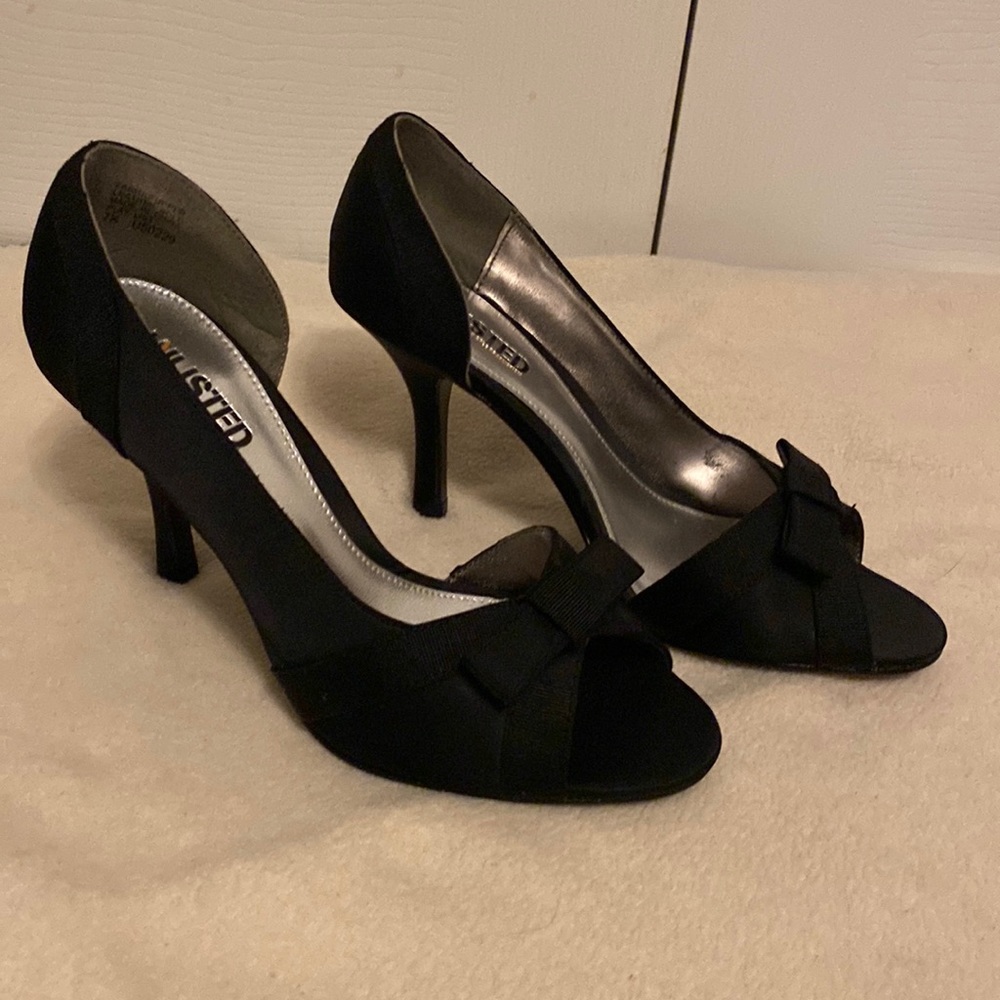 Brand New women shoes by UNLISTED size 7 1/2 Black